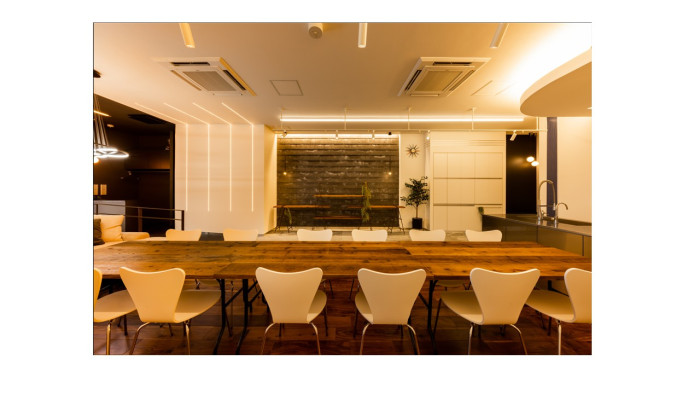 おしゃれな会場で、リラックスしながら楽しく交流♪のイメージ画像