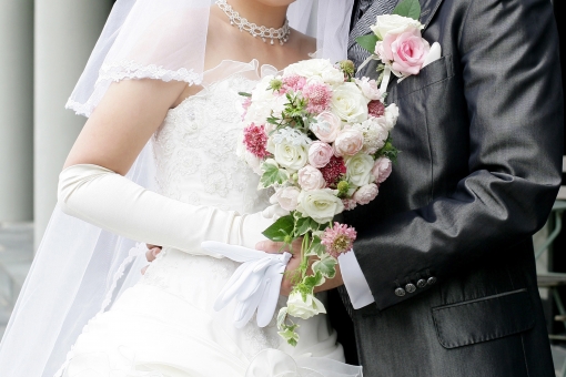 結婚前向きな男女の婚活パーティーのイメージ画像