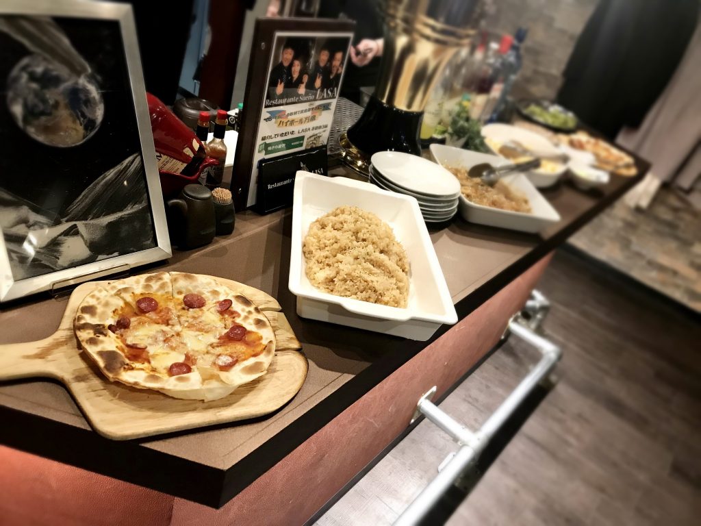 ドリンク飲み放題&食べ放題♪のイメージ画像