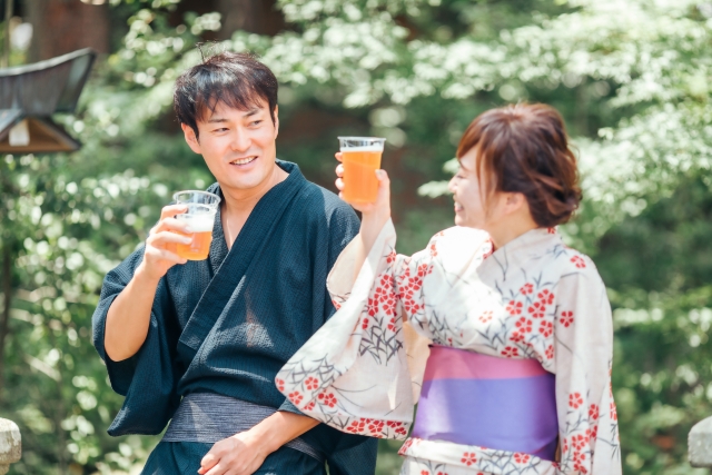 仲良くなれるカジュアルなパーティーのイメージ画像