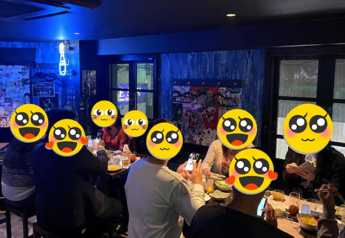 仲良くなれるカジュアルなパーティーのイメージ画像