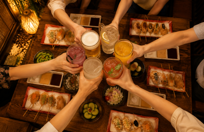 自慢の創作串カツとお飲み物をご用意のイメージ画像