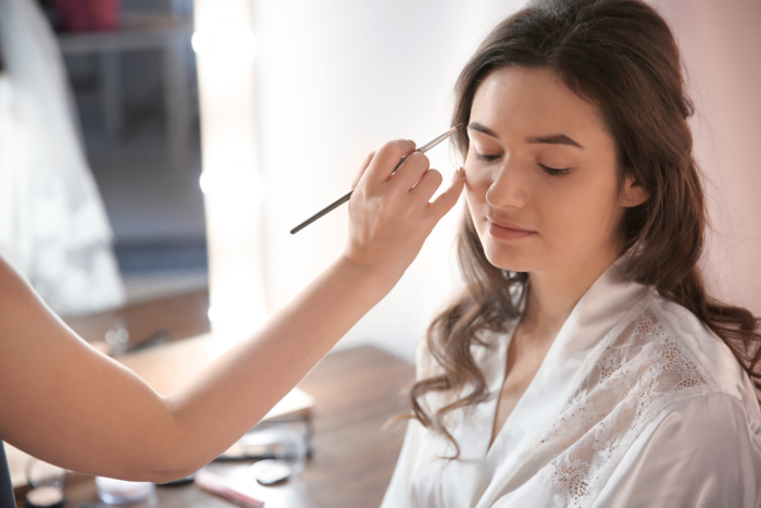 ご希望の方にはヘアメイクのお直しのイメージ画像